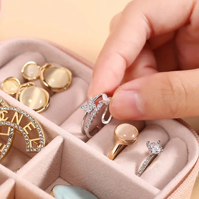 Personalized Gold Initial Floral Jewelry Box – Romantic Travel Jewelry Case