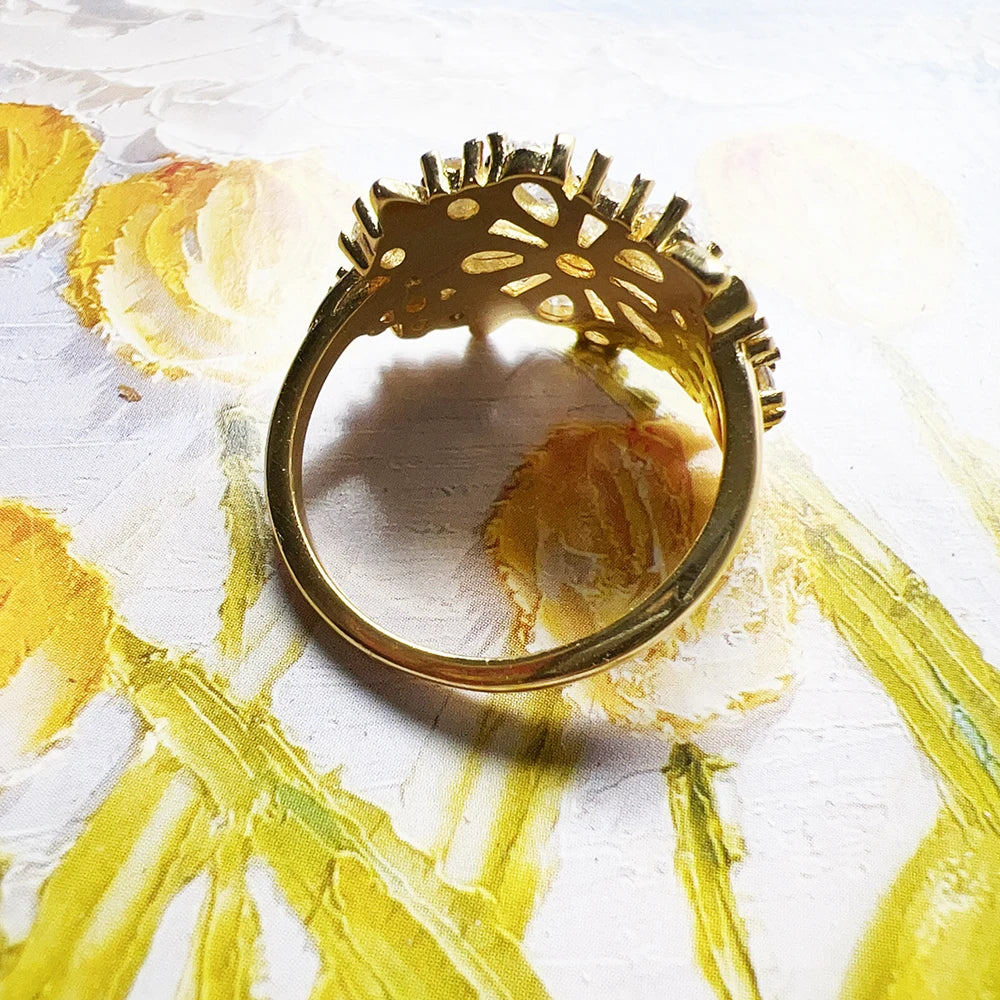 Gold-plated Daisy Cocktail Ring in Sterling Silver with Zircons