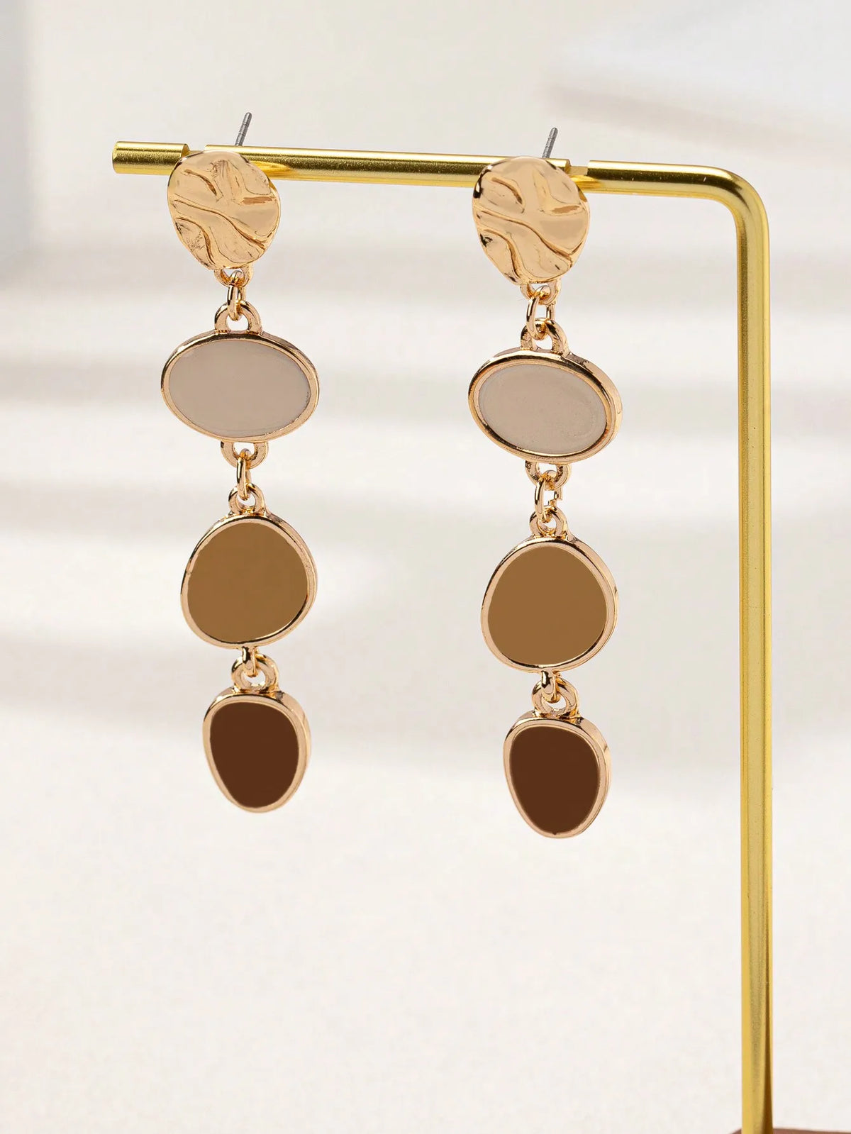 Elegant Gold-Plated Oil-Drip Stud Earrings in Alloy
