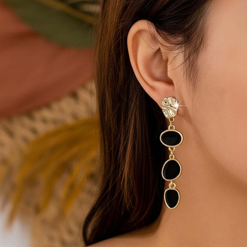 Elegant Gold-Plated Oil-Drip Stud Earrings in Alloy